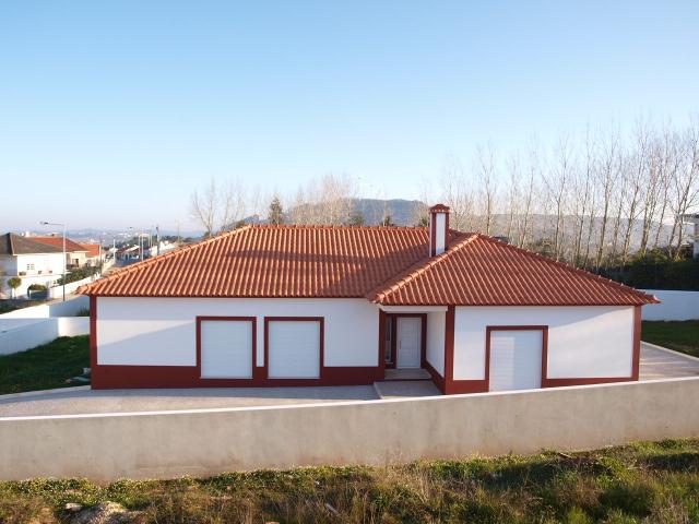 House V4 Isolated Cadaval Figueiros - solar panels, air conditioning, fireplace