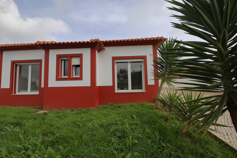 House 4 bedrooms Isolated Cadaval Figueiros - solar panels, air conditioning, fireplace