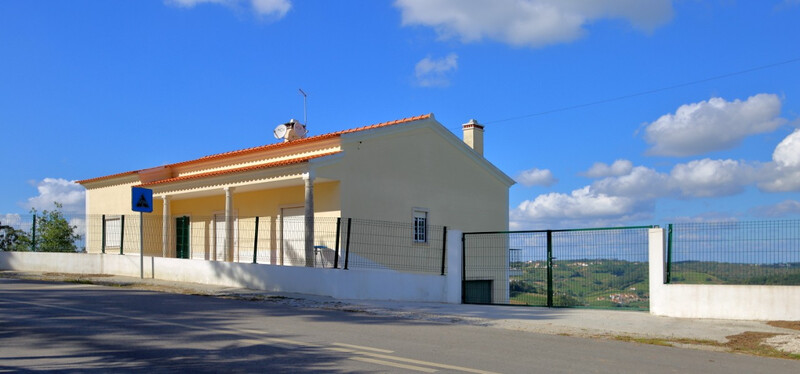 Moradia Térrea V3 Costa de Prata Carvalhal Benfeito Caldas da Rainha - jardim, garagem, lareira, aquecimento central