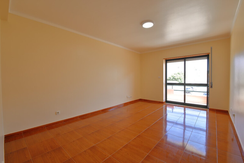 Apartment T2 Santo Onofre Caldas da Rainha - kitchen, garage, balcony