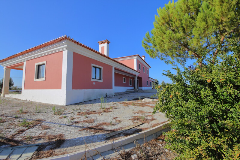 Casa V6 Como nova Ribatejo Várzea Santarém - varanda, bbq, piscina, garagem