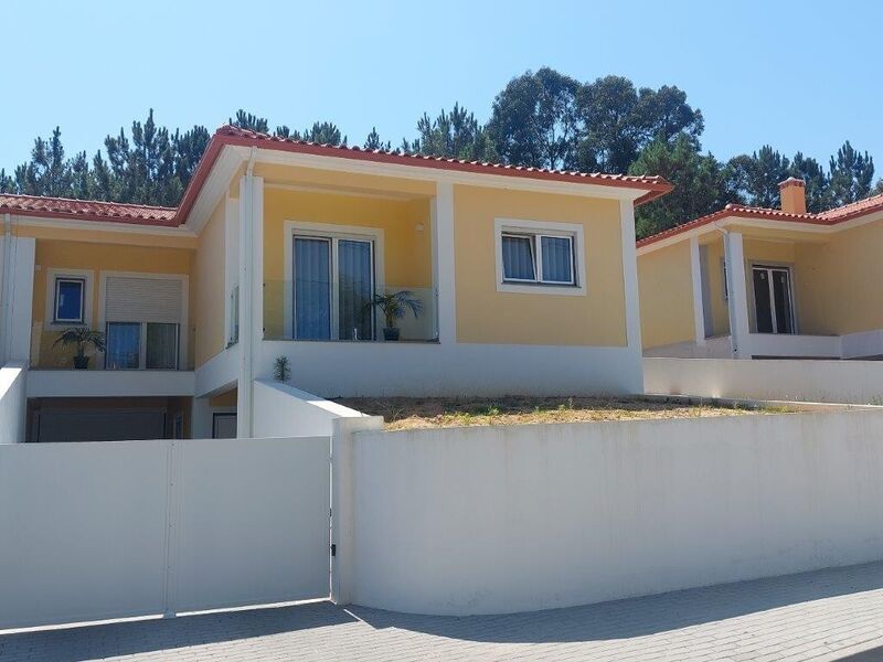 House V3 Semidetached excellent condition Souto da Carpalhosa Leiria - solar panels, fireplace, central heating, barbecue, garden, garage, balcony