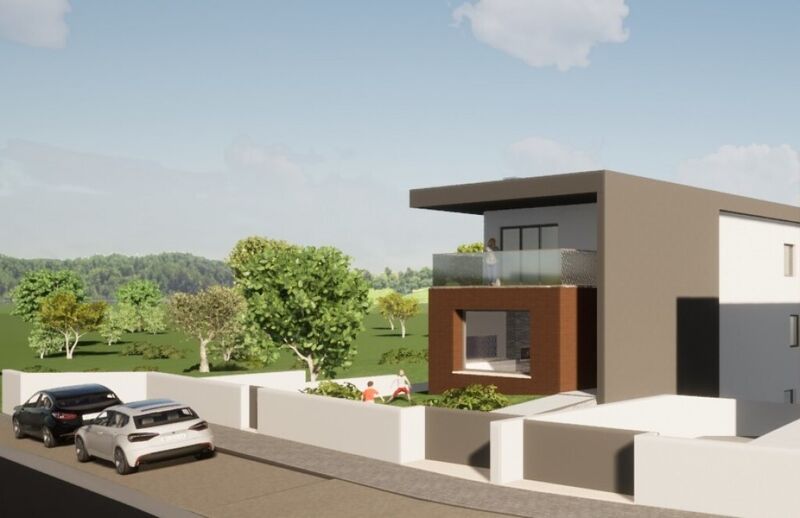 House V4 Leiria - balcony, air conditioning, solar panels, garage