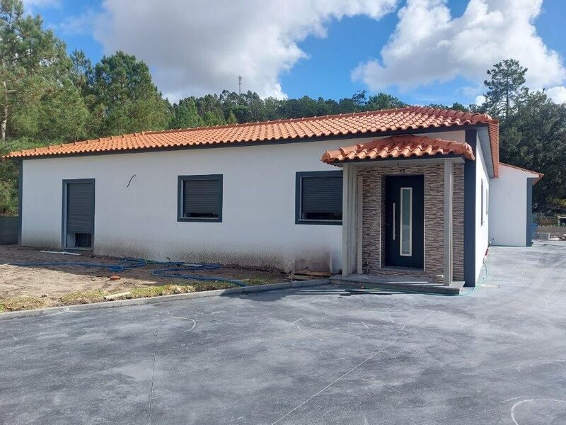 House V3 Monte Redondo Leiria - garden, automatic gate, air conditioning, central heating, garage