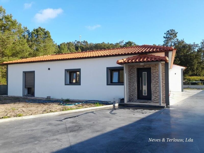 House V3 Monte Redondo Leiria - garden, automatic gate, air conditioning, central heating, garage