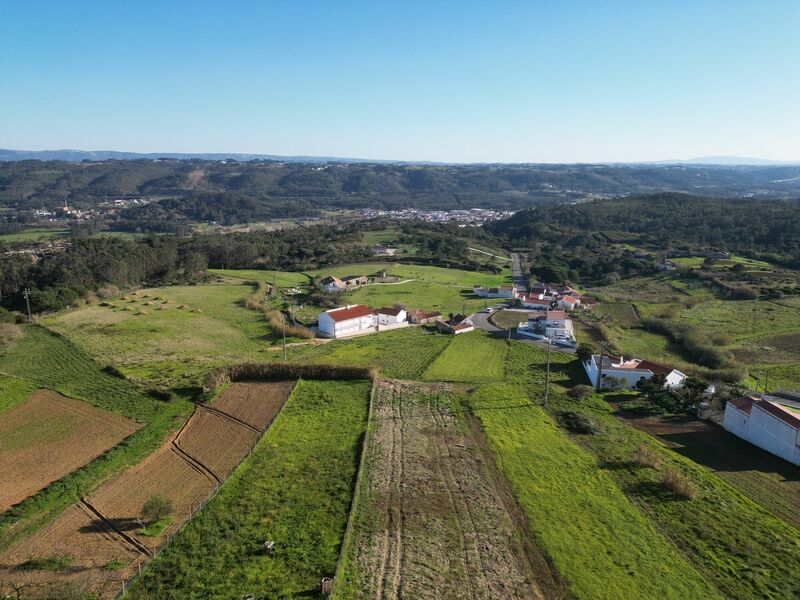 Lote com projecto aprovado Serra da Pescaria Famalicão Nazaré - garagem, água