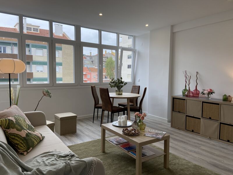 Apartment Refurbished to recover T1 Estrada Benfica São Domingos de Benfica Lisboa - double glazing, furnished, air conditioning, garage, lots of natural light