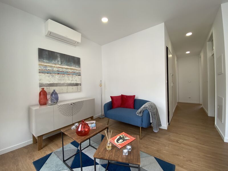 Apartment uusi T2 Vale Santo António São Vicente de Fora Lisboa - , ,