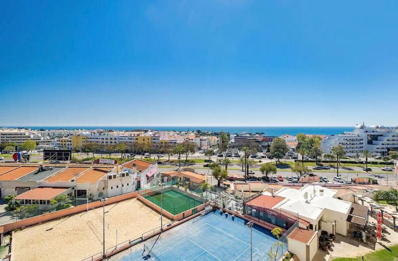 апартаменты T0 современная рядом с пляжем Albufeira - двойные стекла, система кондиционирования, веранда, детская площадка, сад, терраса, бассейн, спокойная зона, тенис
