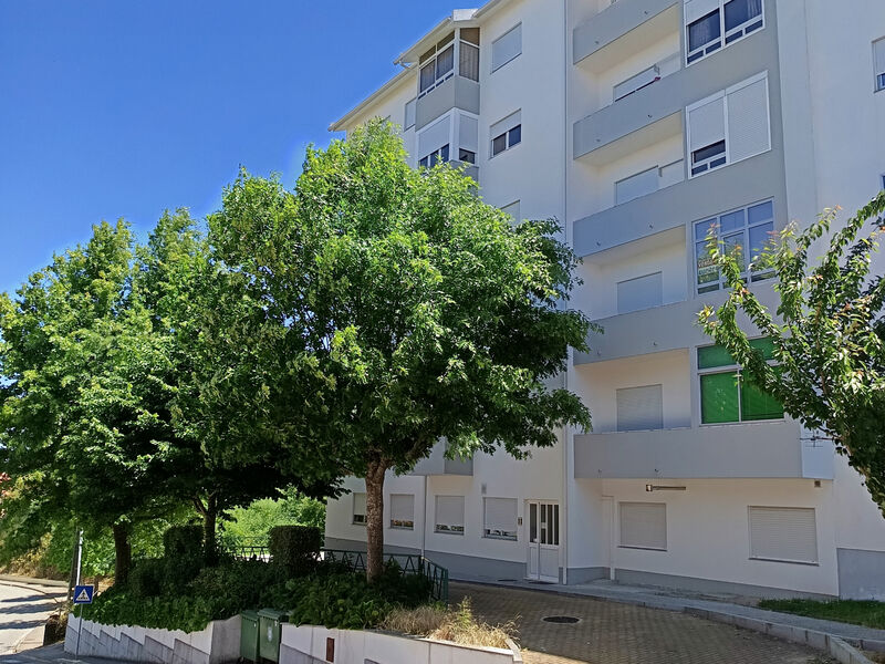 Apartamento Moderno T2 Gouveia - jardim, varanda, vidros duplos, isolamento térmico