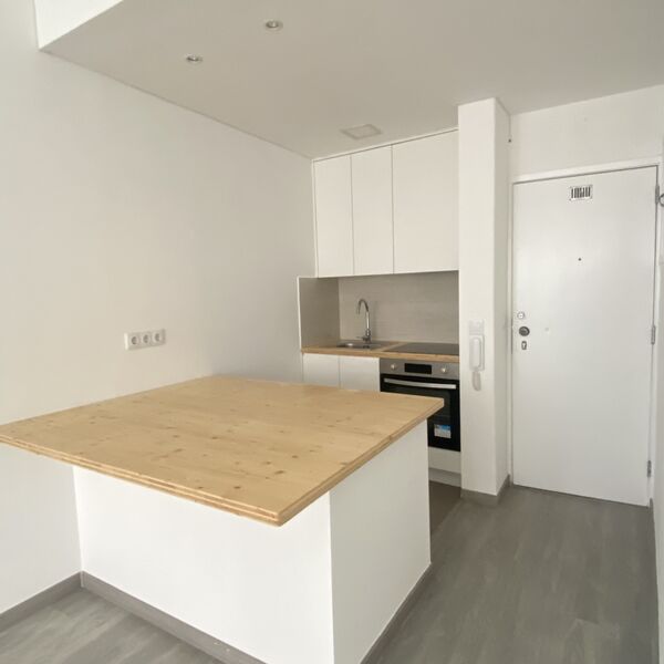 апартаменты новые T1 Arroios Lisboa - экипированная кухня