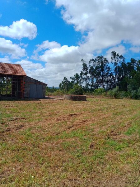 Land with 780sqm Pombal - well, water