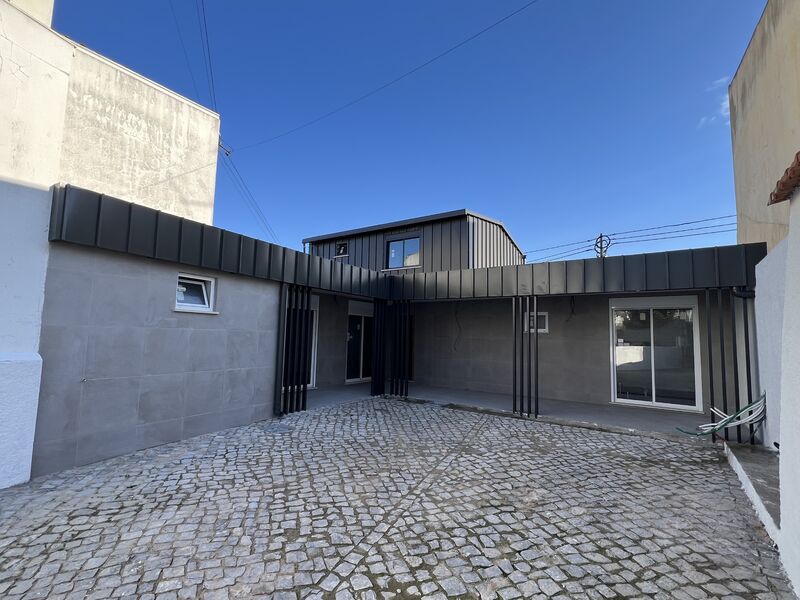 House V2 Refurbished Coimbra - garage