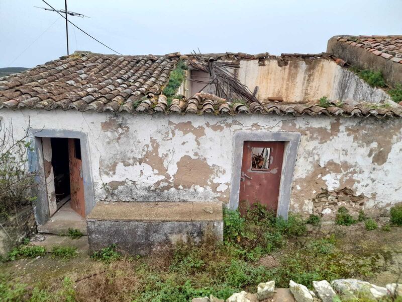 Casa V2 por recuperar Alcaria do Cume Santa Catarina da Fonte do Bispo Tavira - arrecadação