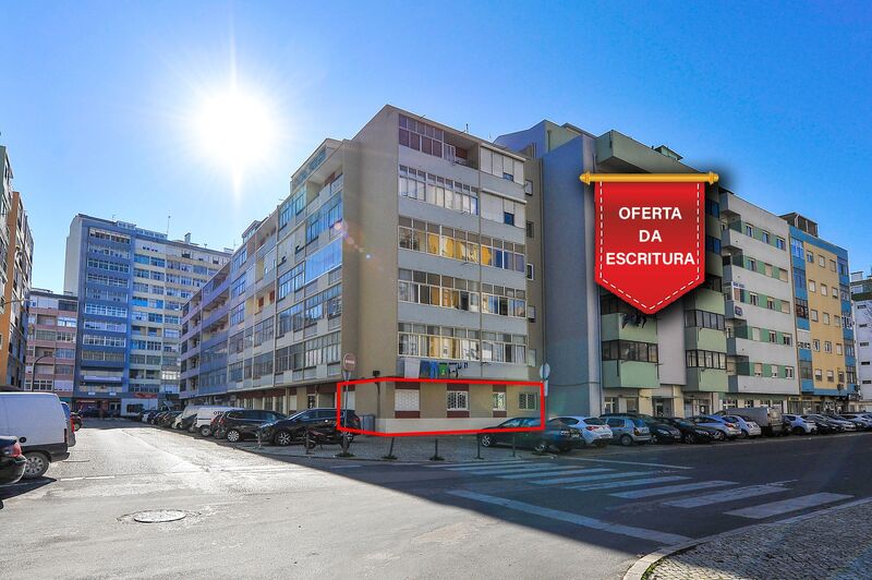 Apartamento T2 Setúbal - cozinha equipada, vidros duplos