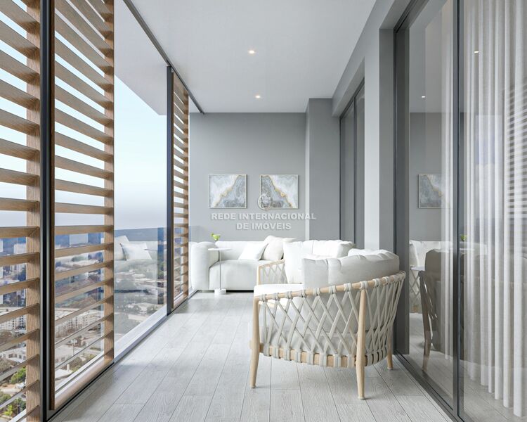 Apartment 2 bedrooms Modern Avenida Calouste Gulbenkian Faro - great location, balcony, terrace, air conditioning, swimming pool