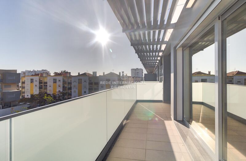 Apartamento T3 novo Rias Parque Vila Real de Santo António - ar condicionado, painéis solares, varanda