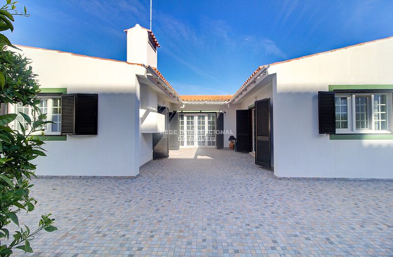 House V4 Isolated Monte Fino Monte Gordo Vila Real de Santo António - solar panels, swimming pool, barbecue, air conditioning, tiled stove