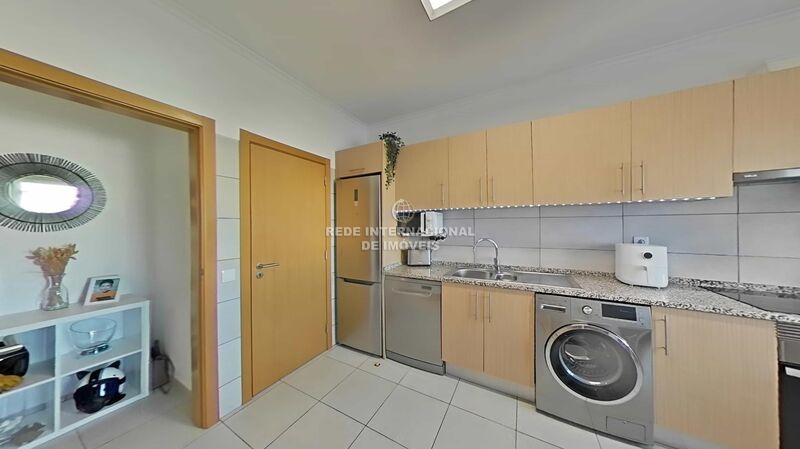 Apartamento T2 Moderno bem localizado Olhão - painéis solares, bbq, lugar de garagem, vidros duplos, chão flutuante, arrecadação, mobilado