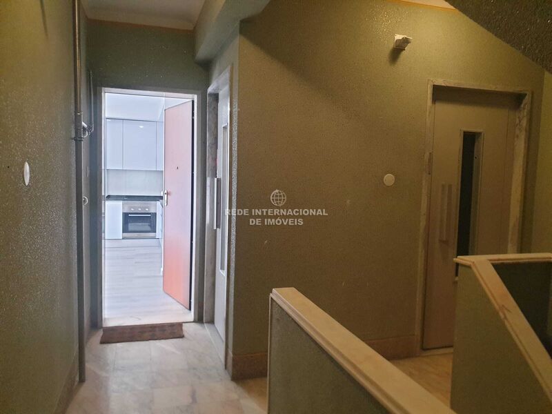 Apartment Refurbished in the center 3 bedrooms Benfica Lisboa - great location, kitchen, gardens, balconies, furnished, balcony, double glazing, air conditioning