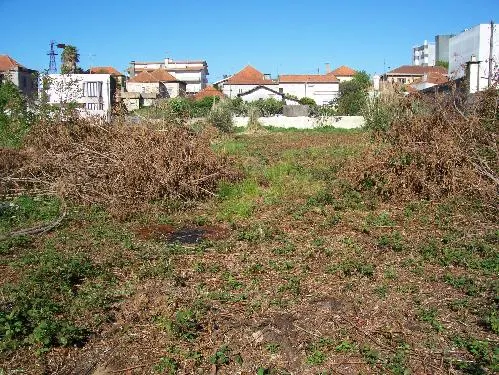 Land with 1200sqm Cortegaça Ovar - excellent access, construction viability