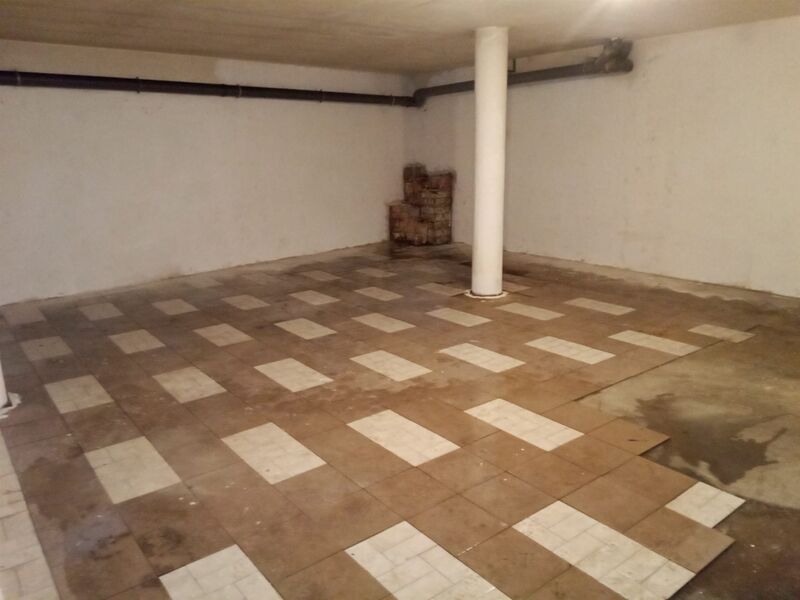 Warehouse with 49.95sqm São João da Madeira