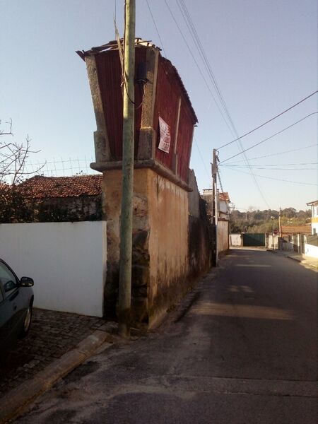 House V5 Old Santa Maria da Feira - garage