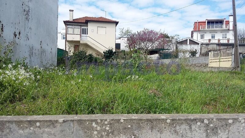 Terreno com 250m2 São João da Madeira