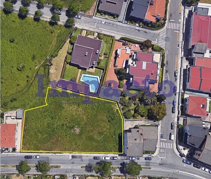 Land with 2129sqm São João da Madeira