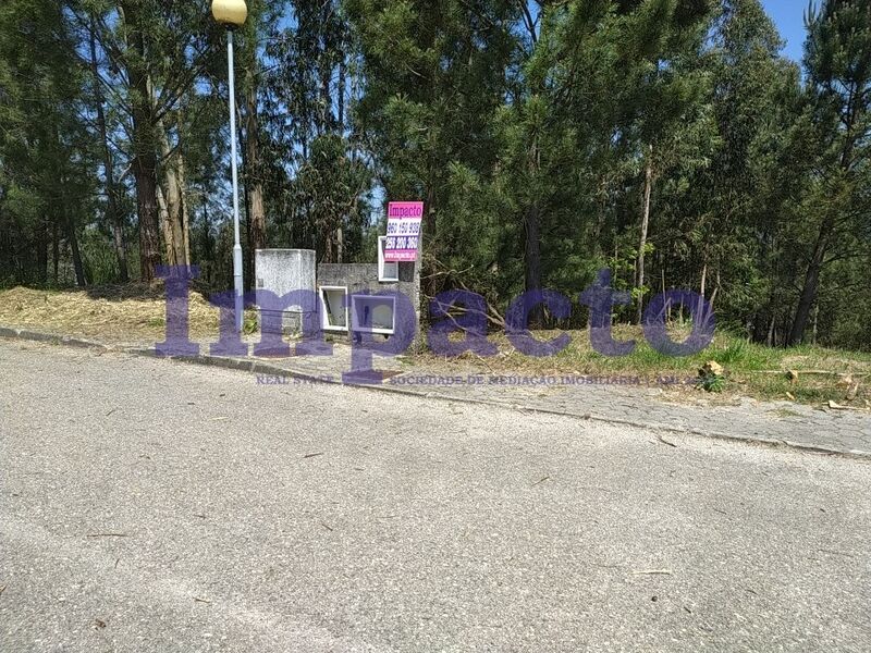 Lote de terreno em zona habitacional Cesar Oliveira de Azeméis