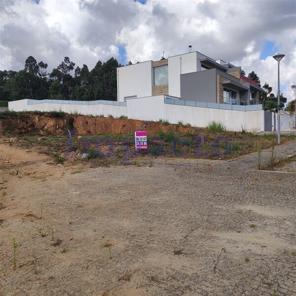 Plot with 1518sqm Arrifana Santa Maria da Feira