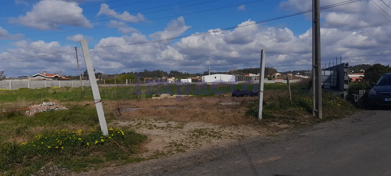 Terreno com 2430m2 Válega Ovar - bons acessos