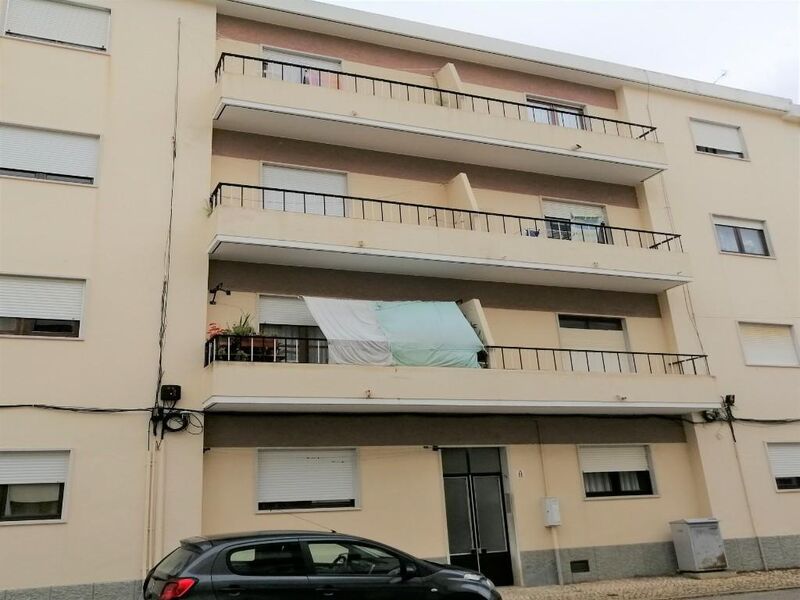 Apartamento T3  São João de Ver Santa Maria da Feira - r/c, garagem, varanda