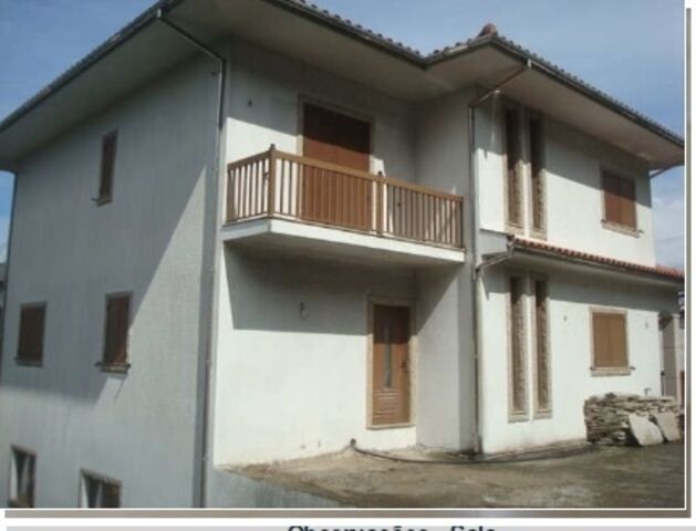 Plot with 550sqm Castelo de Paiva - garage