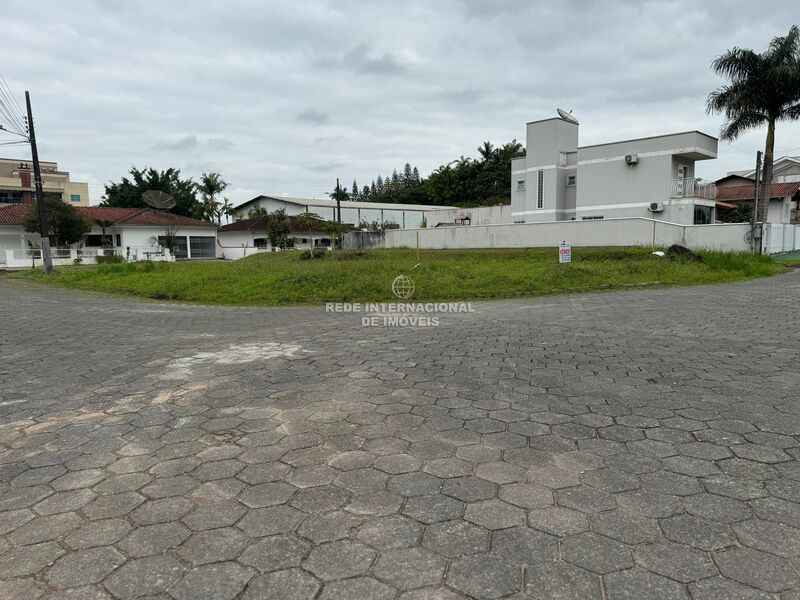 Land with 450sqm Figueira Gaspar