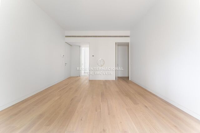 Apartment 3 bedrooms Duplex Estrela Lisboa - garden, playground, air conditioning, terrace, condominium, balcony, gardens, equipped, terraces, balconies