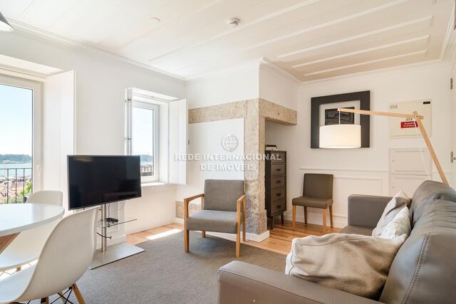 Apartment T1 São Bento Estrela Lisboa - air conditioning, furnished, balconies, gardens, alarm, swimming pool, balcony, equipped, garden