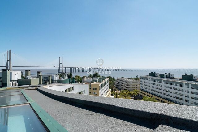 Apartamento T5 Parque das Nações Lisboa - ar condicionado, ténis