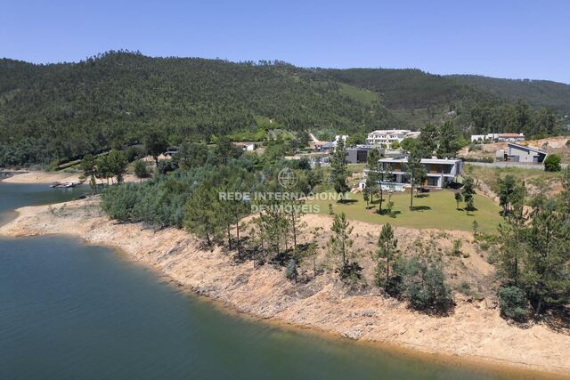 Moradia Moderna V6 Ferreira do Zêzere - vista mar, jardim, piscina, lareira, terraço, ar condicionado