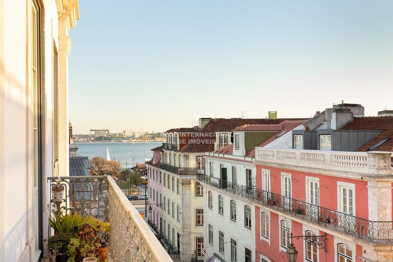 Apartment T2 As new Chiado Encarnação Lisboa - alarm, air conditioning