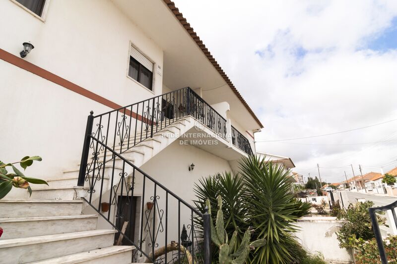 House Semidetached in the center V3 Arruda dos Vinhos - balcony, garden, garage, attic, barbecue, air conditioning