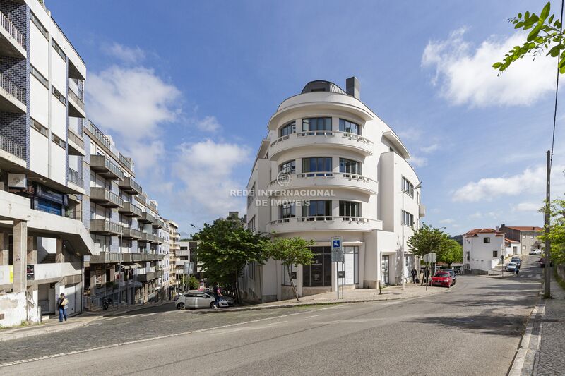 Apartment 2 bedrooms in the center Leiria - central heating, balcony, air conditioning, parking lot, equipped