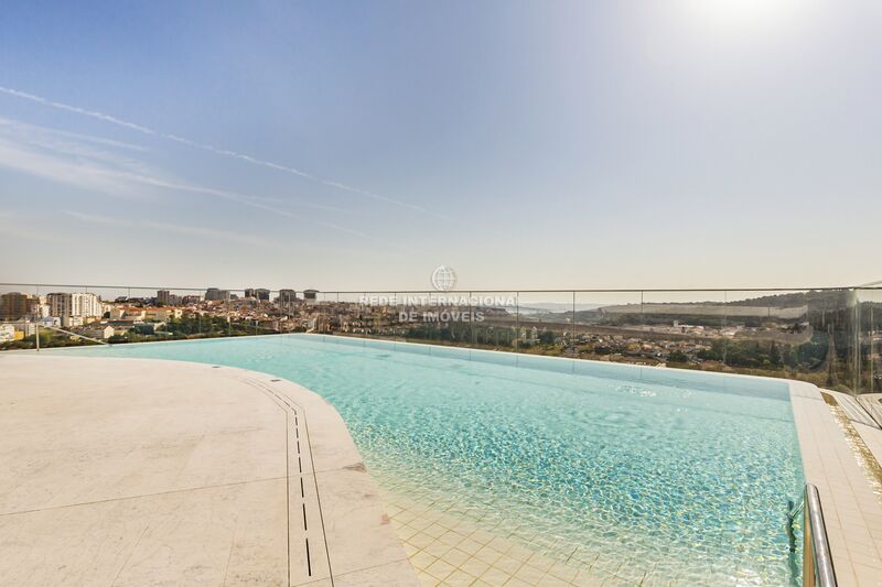 Apartment 1 bedrooms Campolide Lisboa - gardens, store room, air conditioning, alarm, balcony, swimming pool