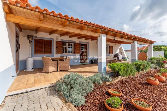 Farm 3 bedrooms Santiago do Cacém - fireplace, alarm, solar panels, heat insulation, garden, water, equipped, solar panels, electricity, air conditioning