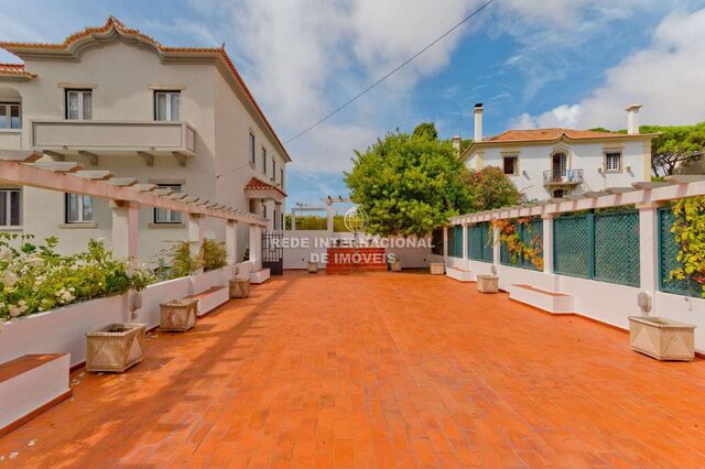 House V6 Modern Estoril Cascais - excellent location, swimming pool, garden, air conditioning, garage, terrace, attic, terraces