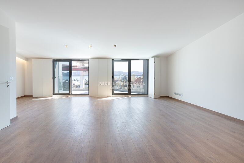 Apartamento novo em zona central T3 Alcântara Lisboa - garagem, vista rio, ar condicionado, varandas, terraço, arrecadação