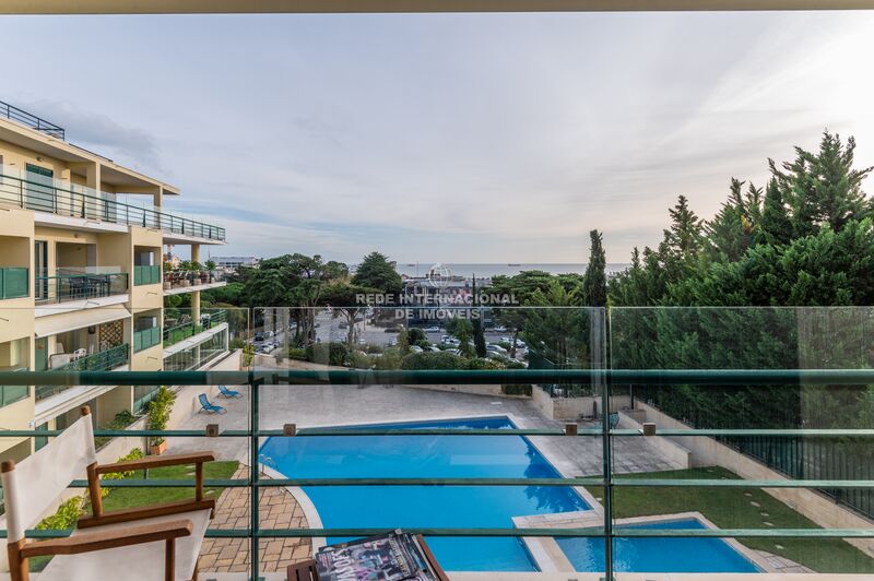 Apartamento T4 com boas áreas Casino Estoril Cascais - ar condicionado, vista mar, lareira, varandas, cozinha equipada, aquecimento central, jardim, piscina