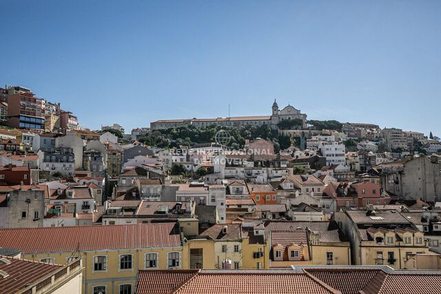 Apartment for remodeling 4 bedrooms Martim Moniz Santa Maria Maior Lisboa - 3rd floor