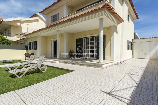 House 4 bedrooms in the center Conceição da Abóboda São Domingos de Rana Cascais - playground, fireplace, garage, garden, terrace