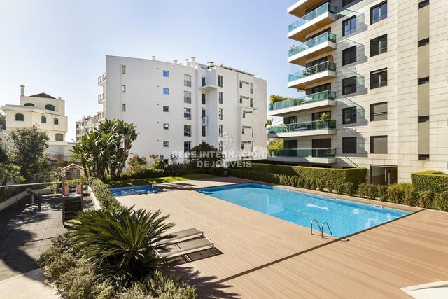 Apartment in the center T4 Infante Santo (prazeres) Estrela Lisboa - condominium, air conditioning, balcony, alarm, swimming pool, garden, equipped